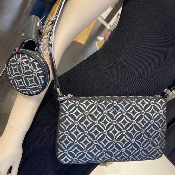 MICHAEL KORS Jet Set Travel Small Logo Jacquard Crossbody With Tech Attach - Blk - Picture 11 of 16